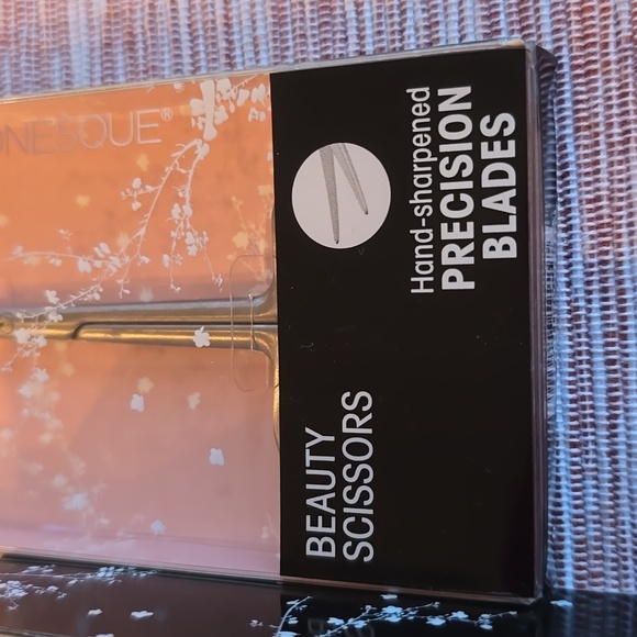 JAPONESQUE BRAND WOMEN'S MAKEUP ACCESSORIES BUNDLE OF 4 ITEMS - Picture 9 of 12